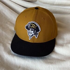 Pittsburg Pirates MLB New Era 7 1/4 Fitted Baseball Hat Pirate logo